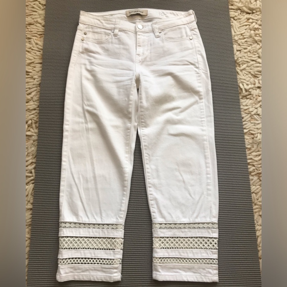 White Cropped Jeans with Lace Trim
